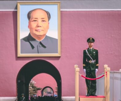 Co to jest państwo autorytarne i jakie są jego cechy?