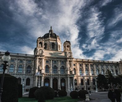 Jakie są zasady budżetu państwa i kto go tworzy?